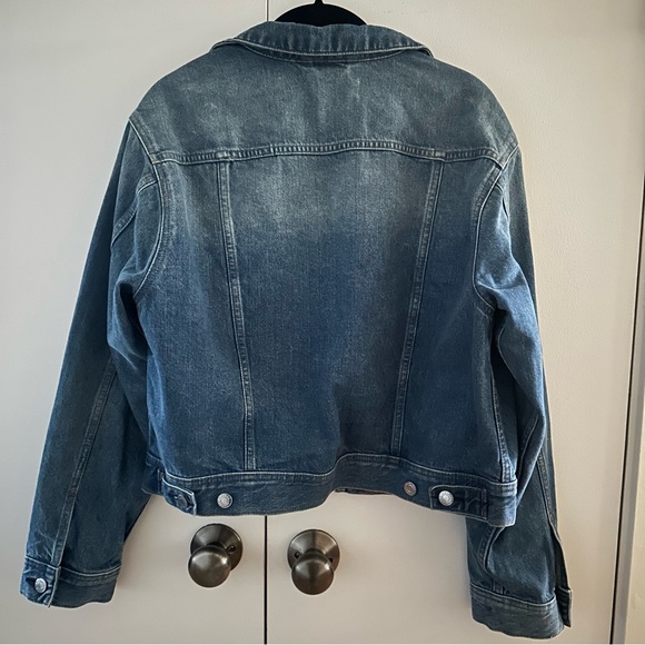Everlane - The Shrunken Denim Jacket - Picture 6 of 6